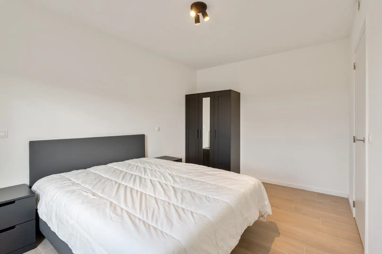 Energiezuinig 2 slpk app, 97m² + terras, parking en berging foto 14