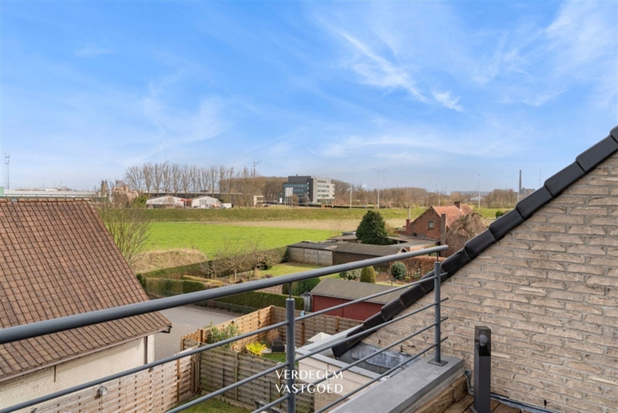 Ruim dakappartement met 2 slaapkamers en groot terras foto 16