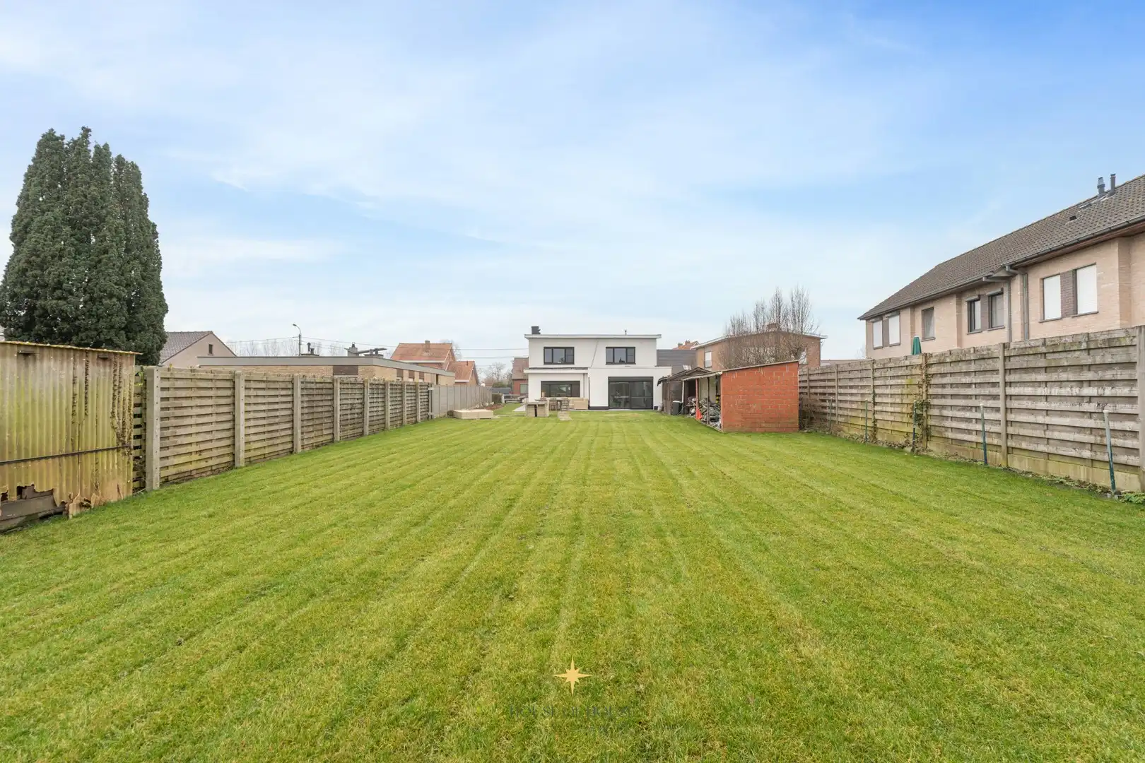 Instapklare, gerenoveerde woning in een rustige buurt met grote zonnige tuin foto 15