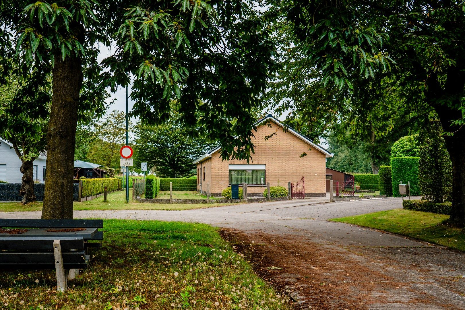 Op te frissen woning op 867 m²  rustig gelegen in Ertvelde foto 4