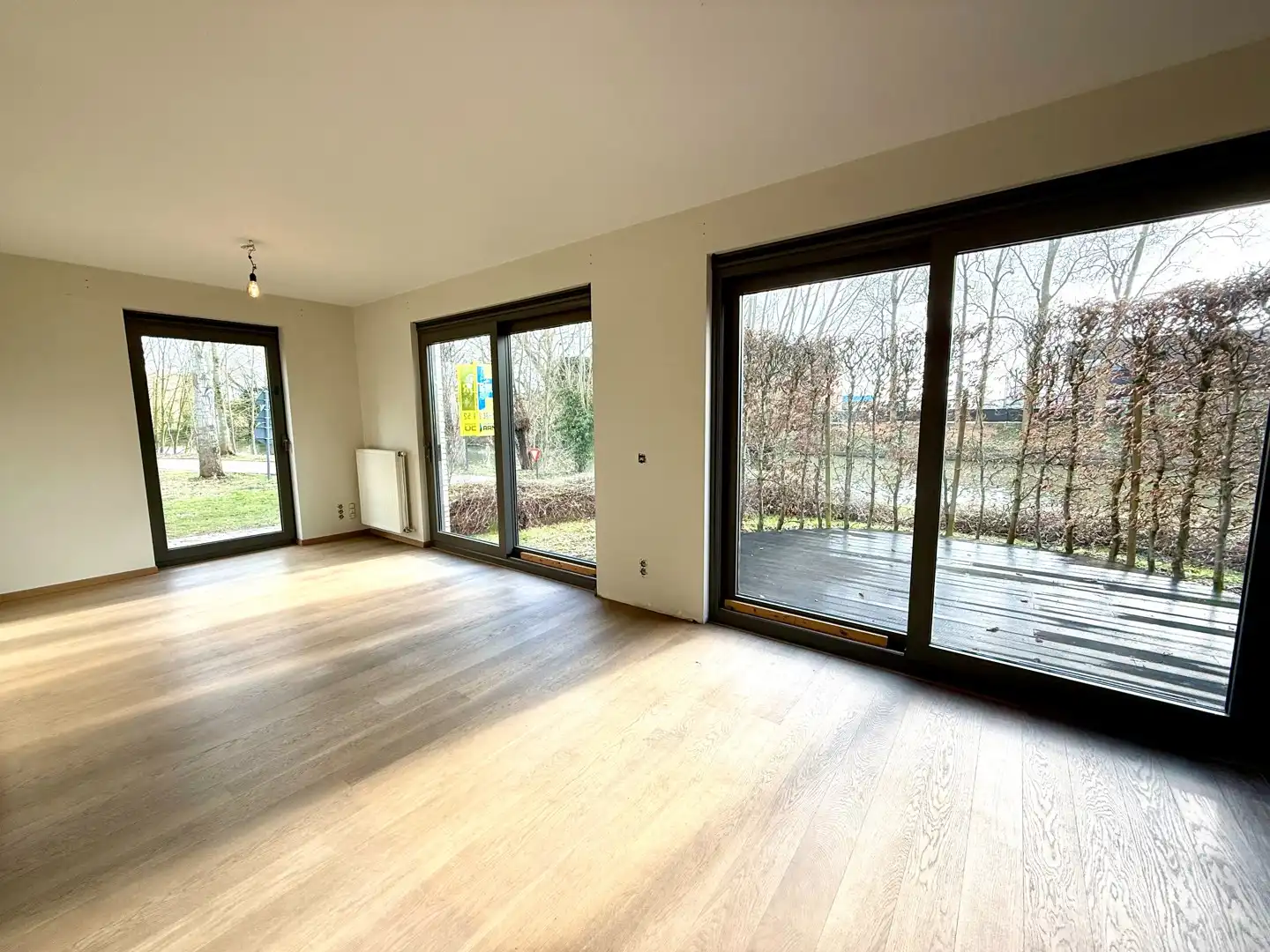 Centraal gelegen, gelijkvloers appartement met 2 slaapkamers en terras met zicht op de Leie foto 6