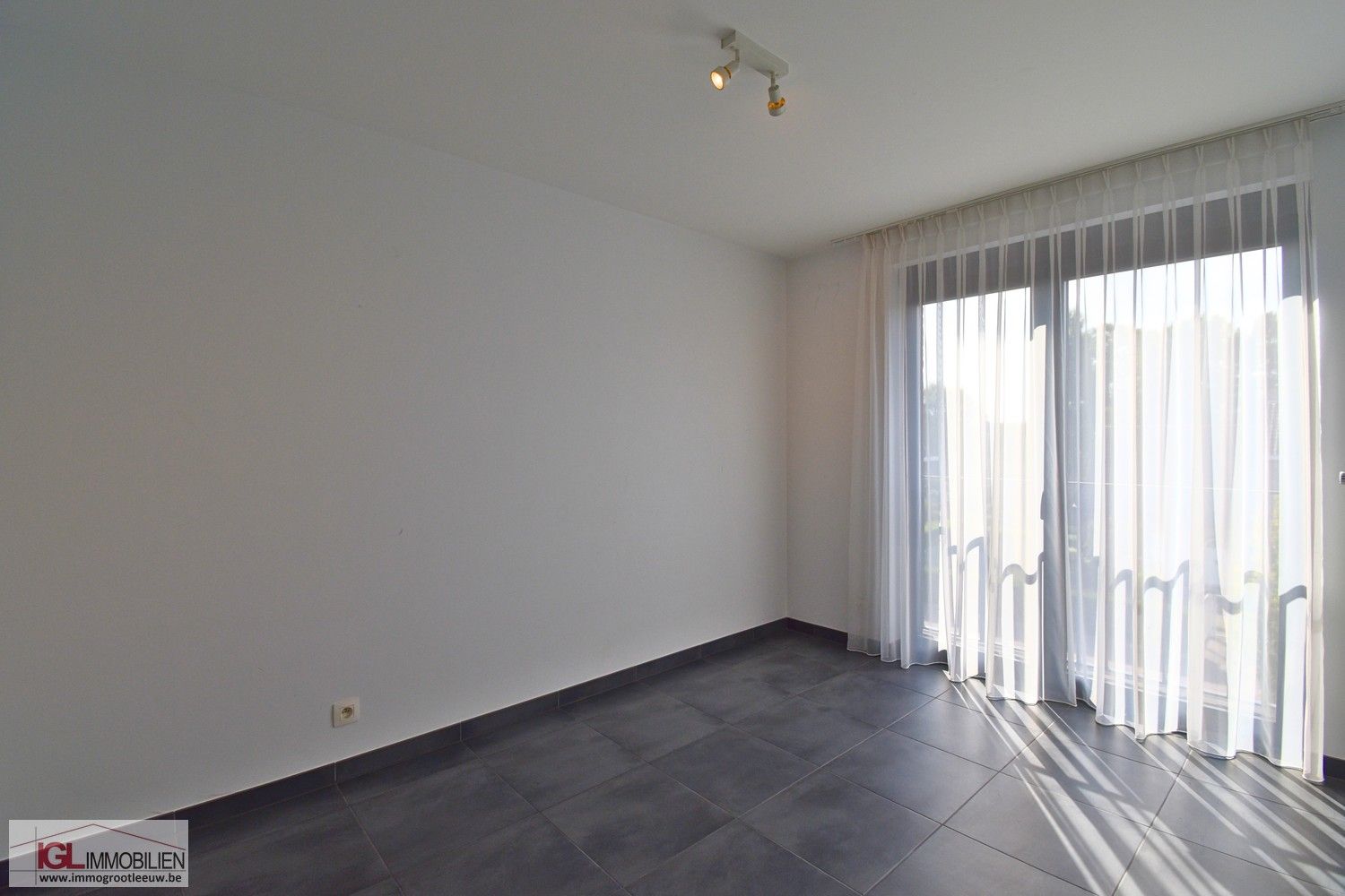 Triplex nieuwbouwappartement met 4 slaapkamers en garage foto 12