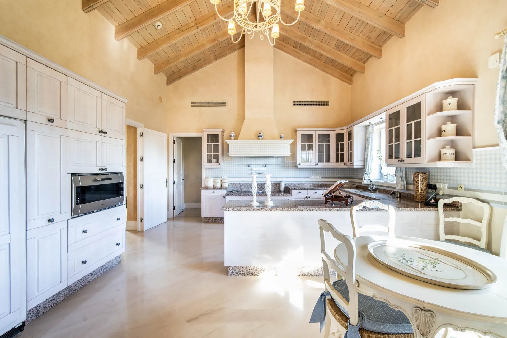 Mediterrane meesterwoning in Marbella’s meest prestigieuze enclave foto 8