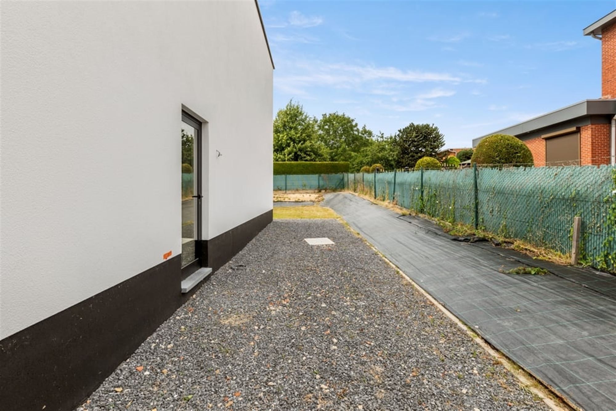 KNAPPE NIEUWBOUWWONING IN MODERNE STIJL  foto 9