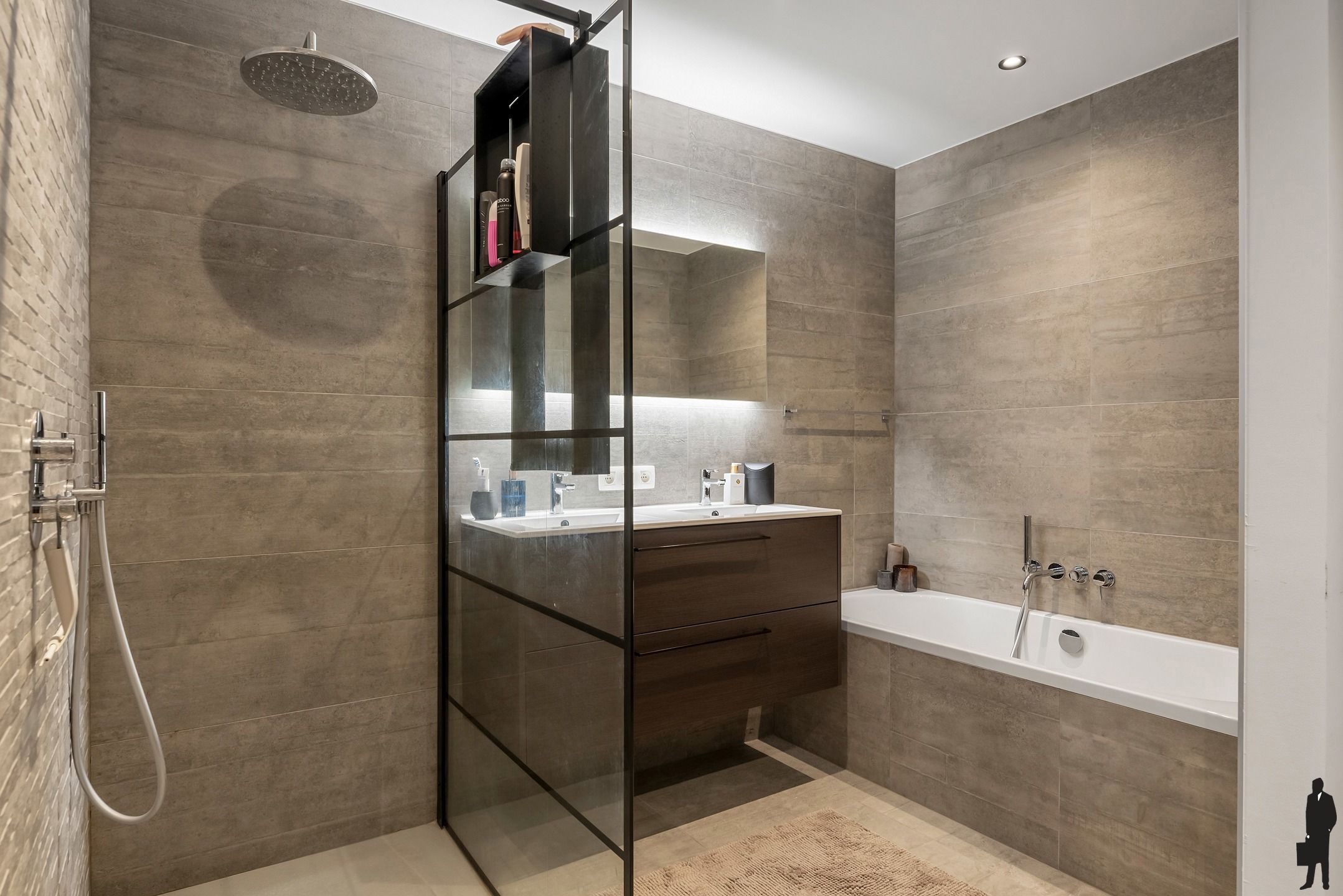 Luxe afgewerkt gelijkvloers appartement met twee slaapkamers foto 7