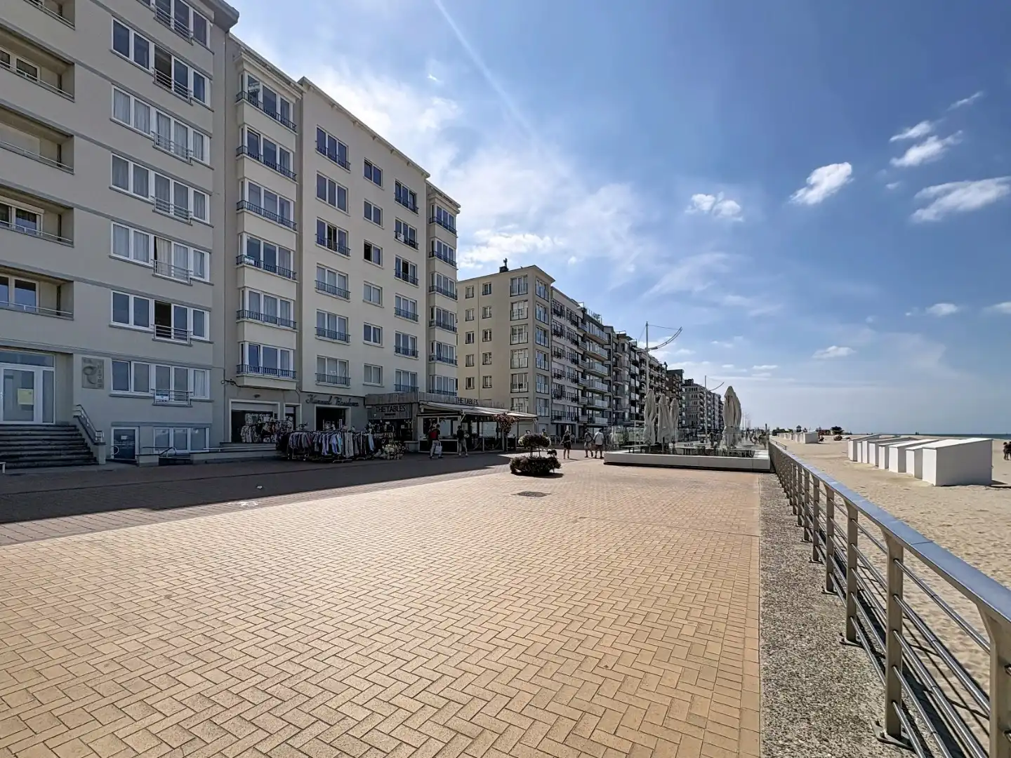 Te renoveren appartement met frontaal zeezicht - garage mogelijk foto 19
