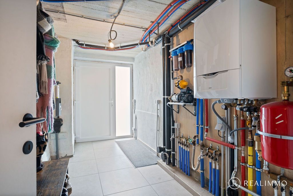 Gerenoveerde woning in rustige straat! foto 23