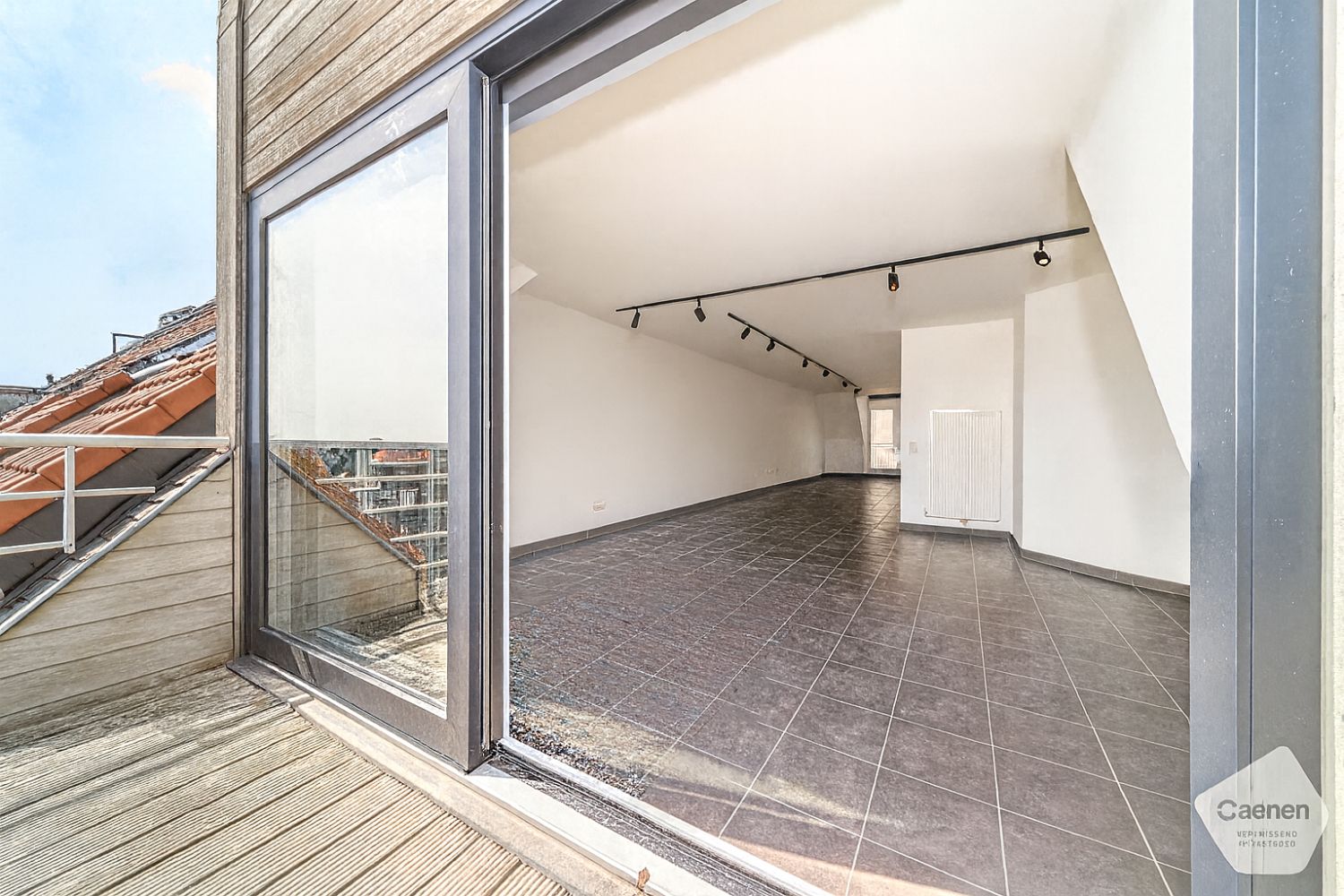 Prachtig gerenoveerd duplex dakappartement vlak bij de zeedijk foto 11