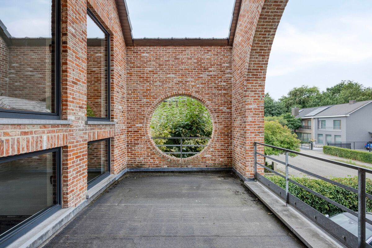 Ruime villa met karaktervolle architectuur  foto 15