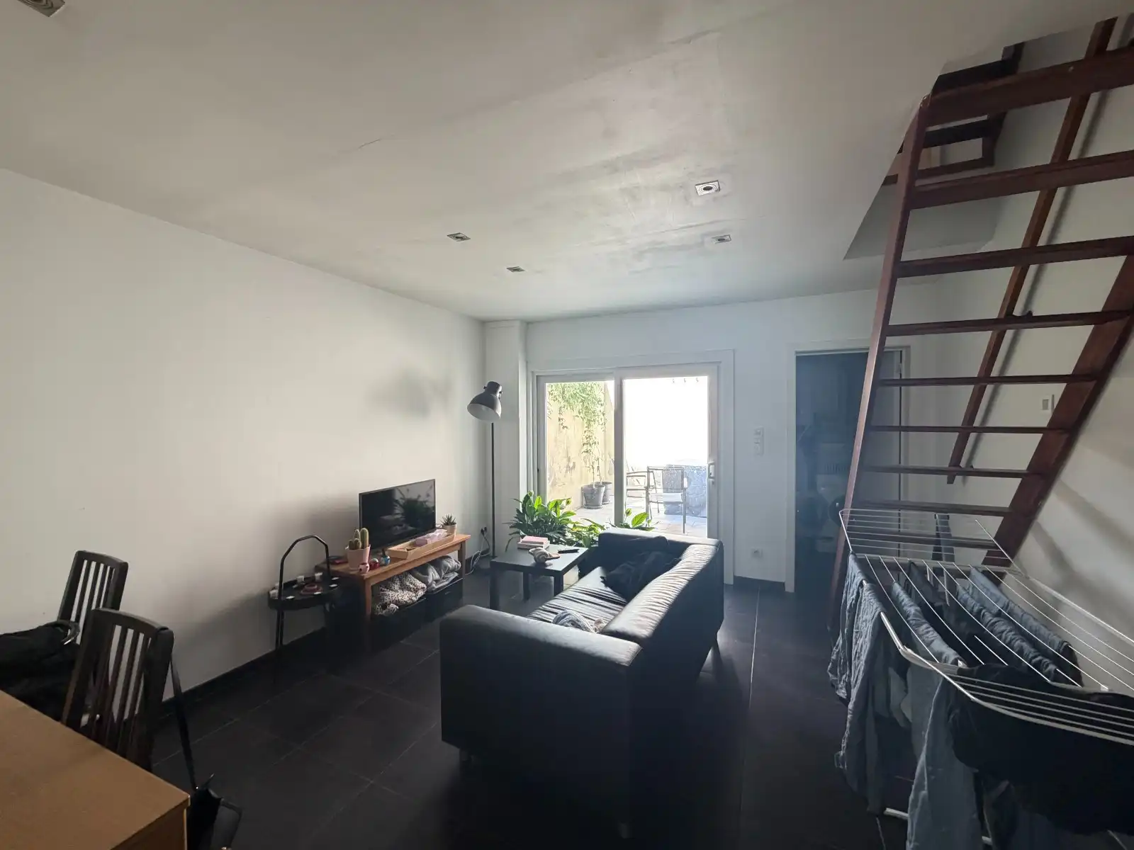 Gezellige rijwoning met 2 slaapkamers op ideale ligging!! foto 3