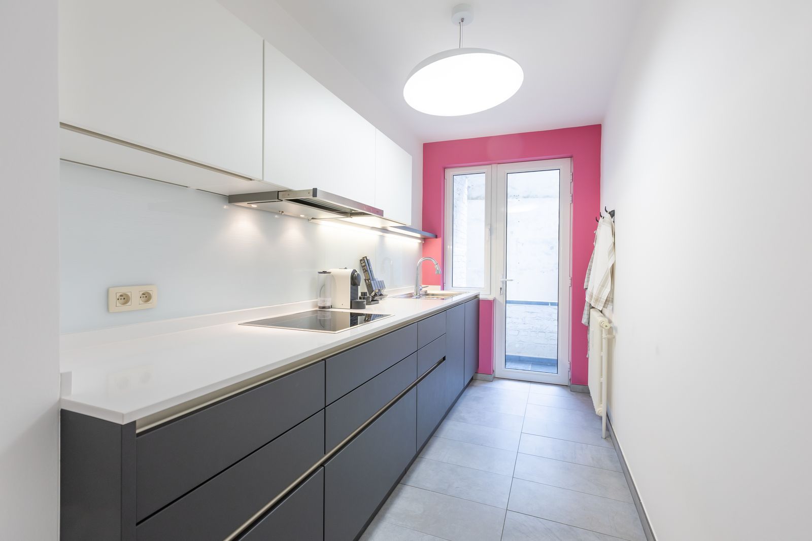 Gerenoveerd appartement met 2 slpk en lateraal zeezicht foto 6