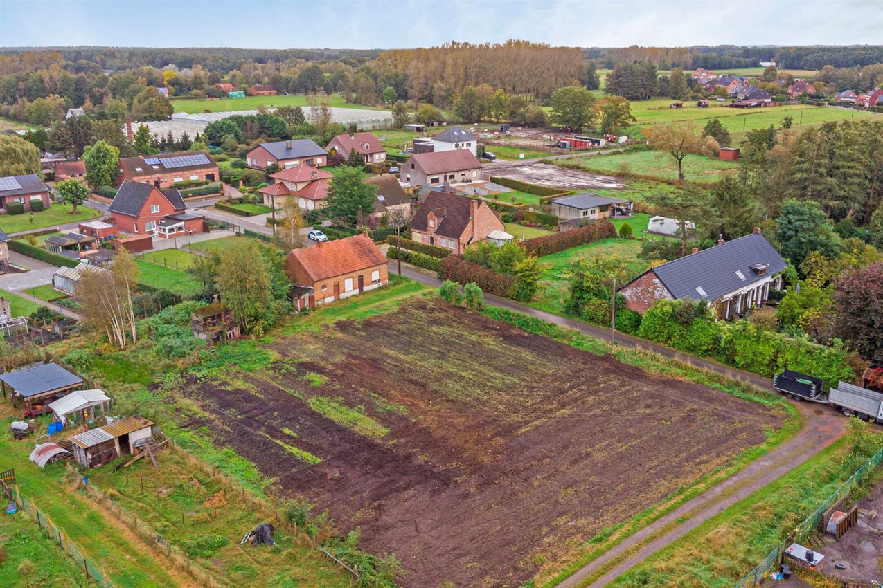 Unieke kans: Te renoveren of nieuw te bouwen hoeve op 31a40 in een rustige, landelijke omgeving foto 24