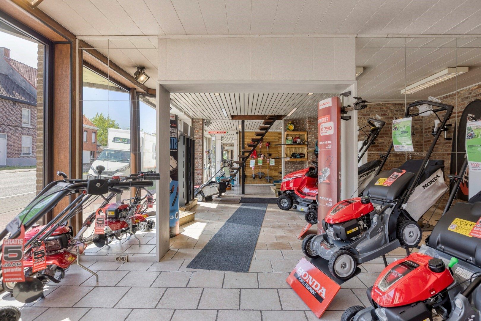 Prachtige handelswoning in centrum Rekkem! foto 3