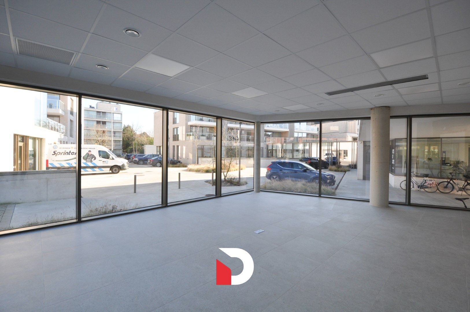 Recente kantoorruimte met 2 parkings op toplocatie te Sint-Michiels (Brugge) foto 7