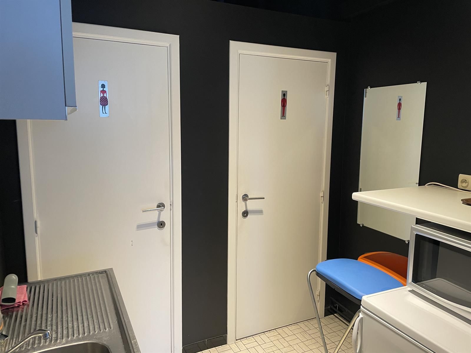 Hoekkantoor te huur met panoramisch uitzicht over de stad foto 11