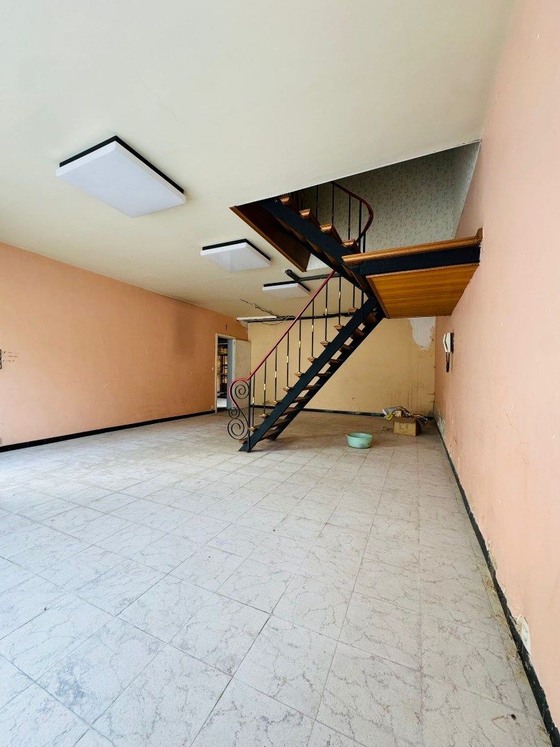 Te renoveren handelswoning op 3239 m² te koop inclusief aangrenzende bouwgrond foto 8