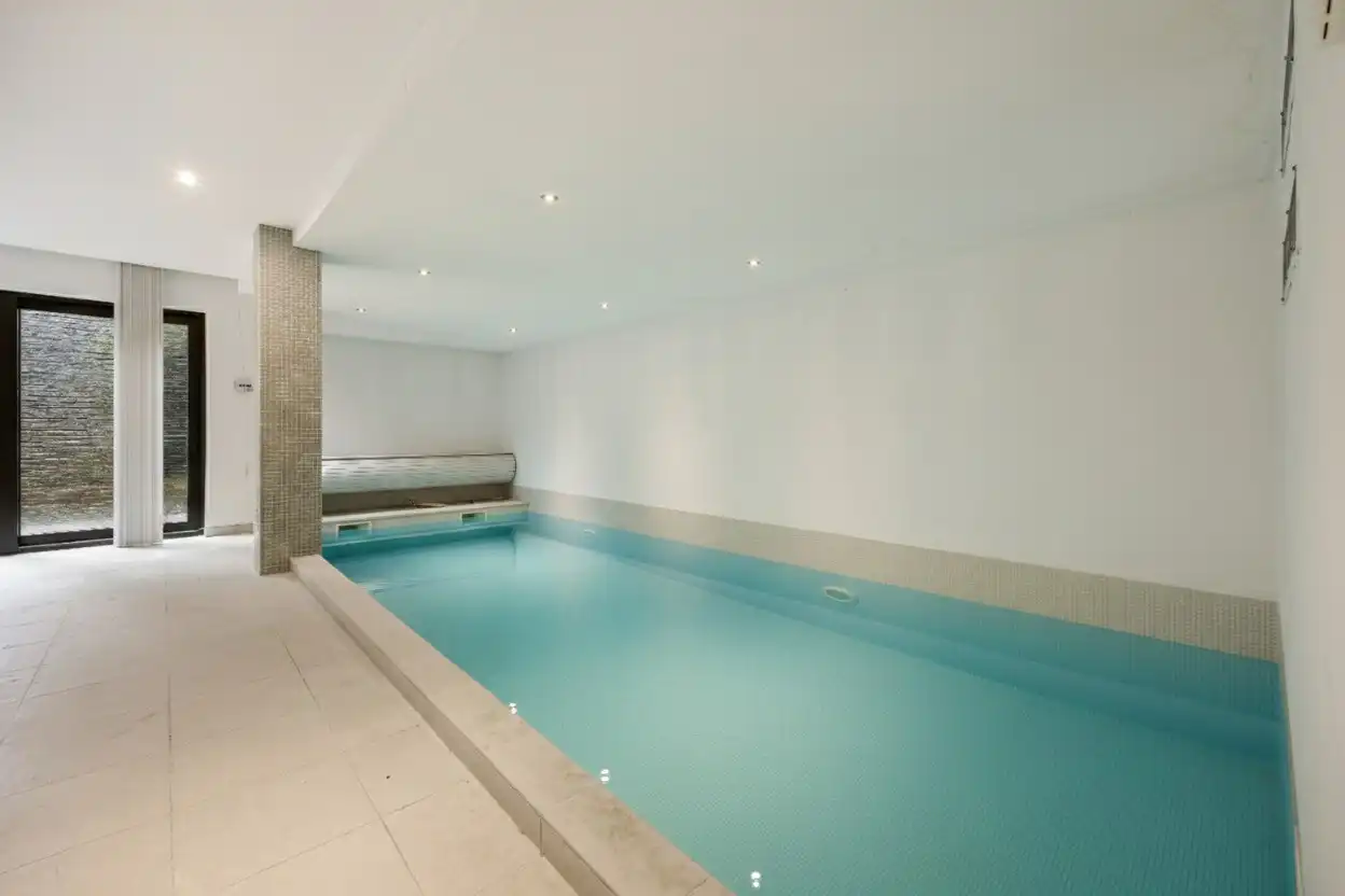 Ruime woning met 5 slaapkamers en binnenzwembad foto 21