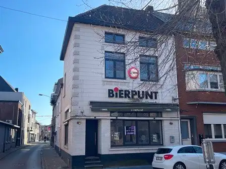 Uitzonderlijk aanbod in het historische centrum foto {{pictureIndex}}
