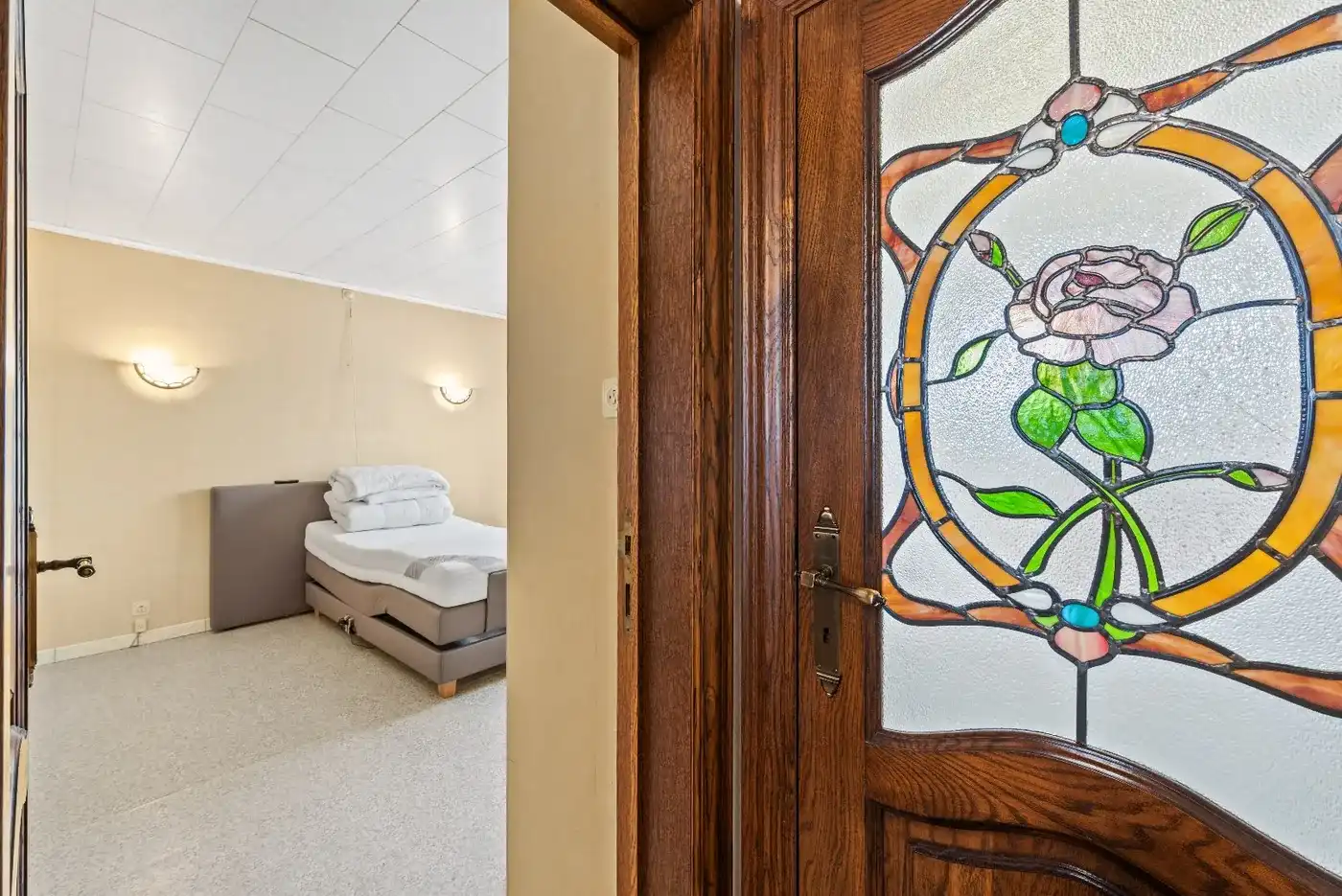 Open bebouwing op topligging met 2 slaapkamers en prachtige tuin foto 13