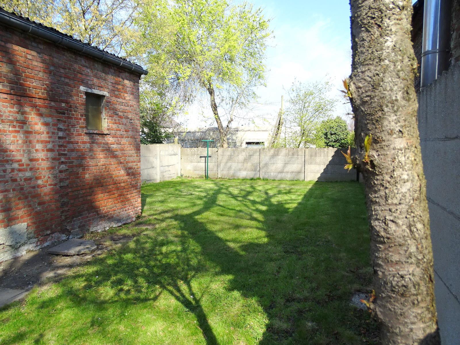 Huis met 3 slaapkamers, tuin en garage. foto 14