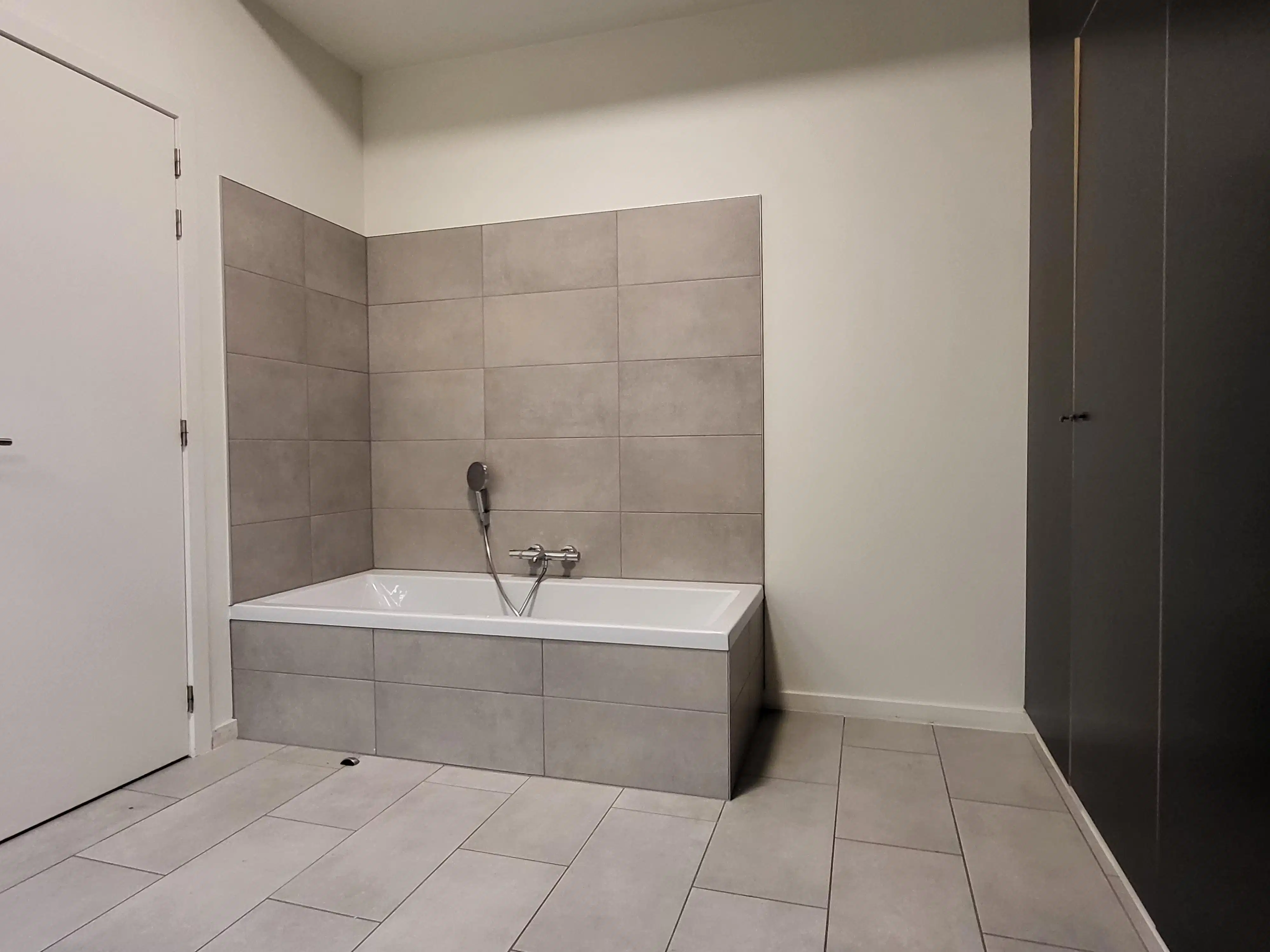 Prachtig energiezuinig appartement met 2 slaapkamers en zonnig balkon, in het centrum van de Stad Gent.  foto 18