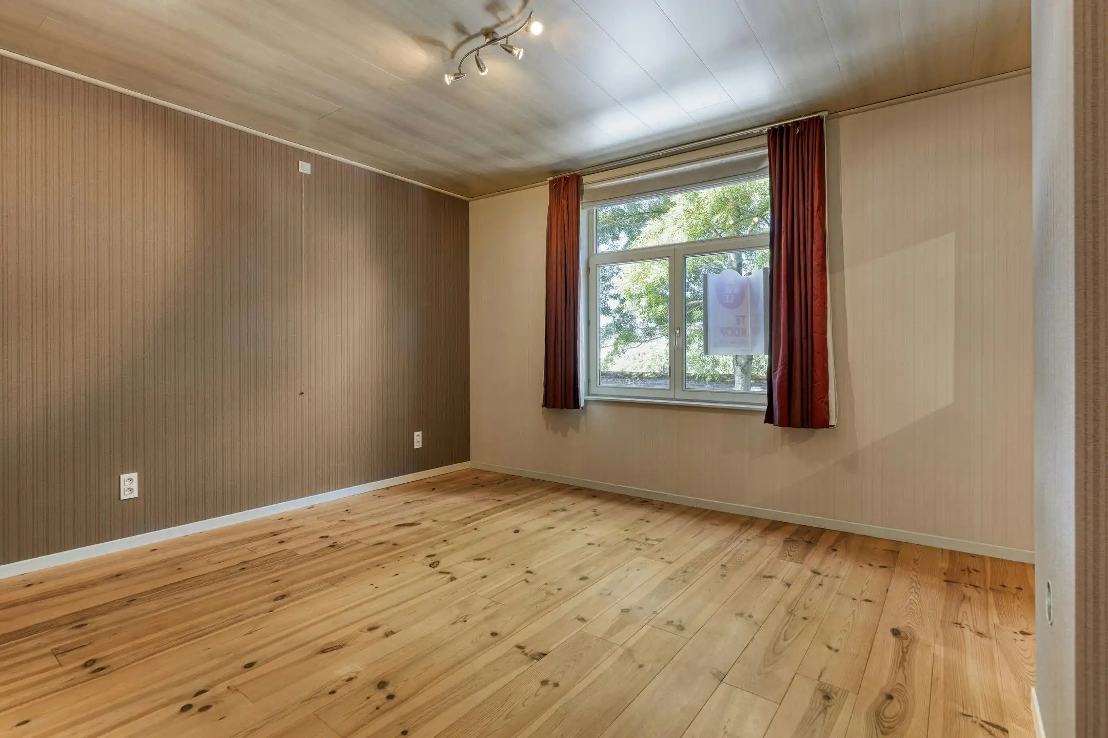 Charmante woning met 3 slaapkamers en koer in centrum Brugge foto 10