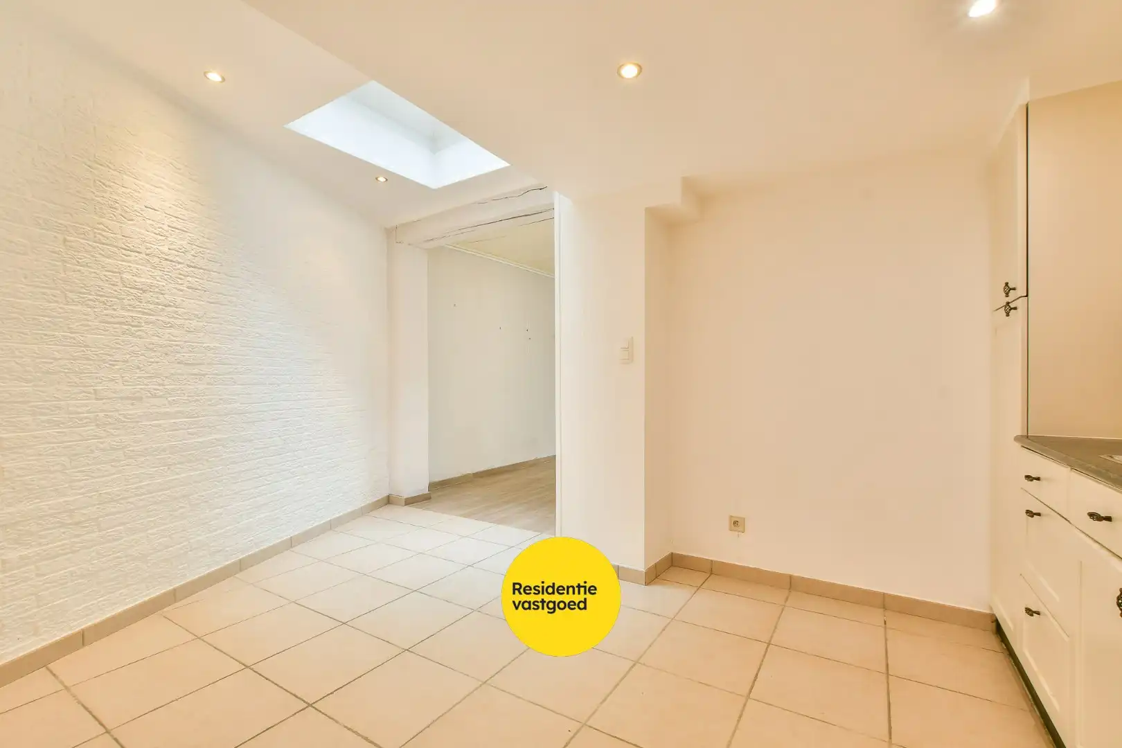 Charmante en verrassend ruime woning met terras in het centrum van Blankenberge! foto 6