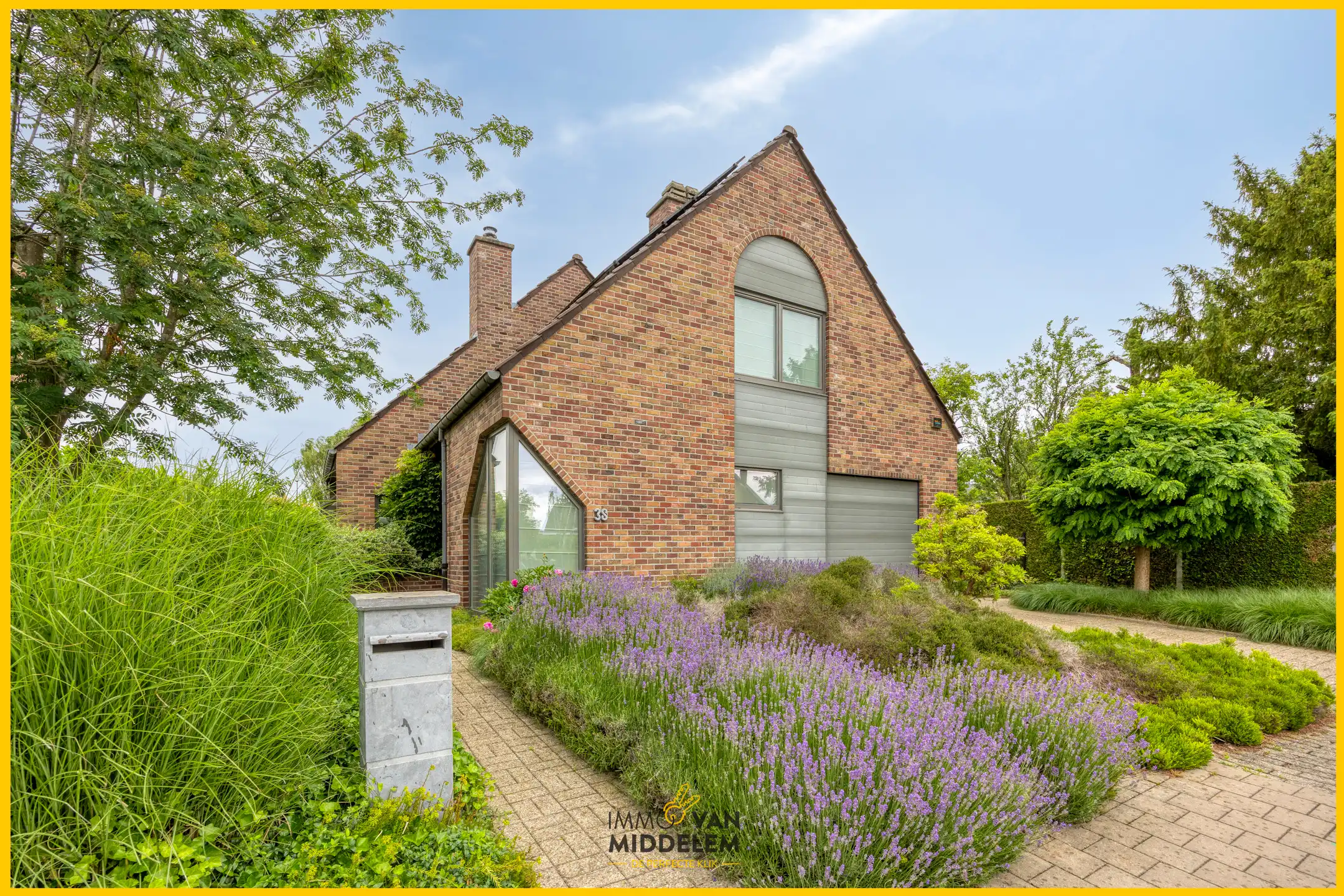 INSTAPKLARE VILLA MET 4 KAMERS EN BUREAU OP +/- 4a82ca foto {{pictureIndex}}