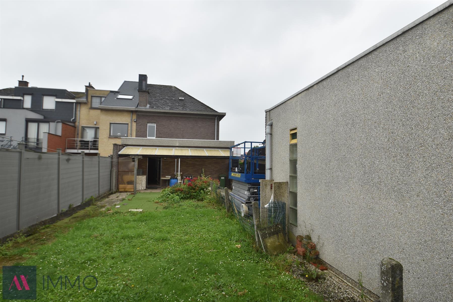 Centr. en rustig gel.woning met 3 slpk., gar., tuin en oprit op 4 are 80 ca foto 4