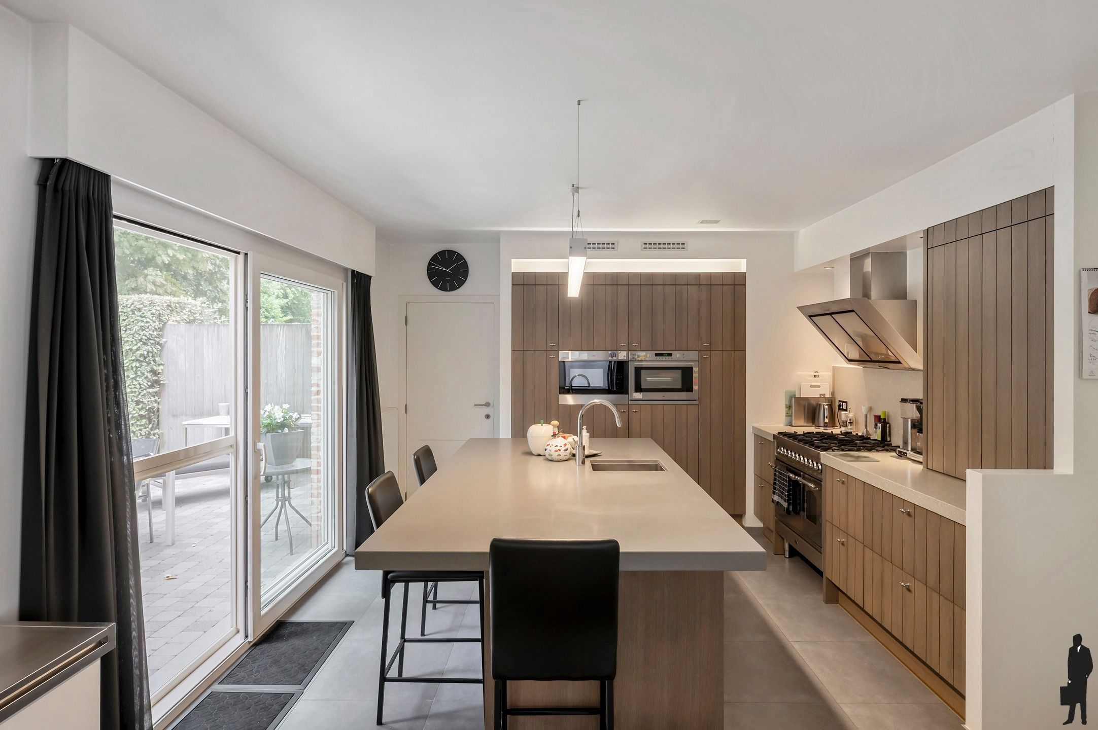 Verrassend instapklare ruime woning op centrale locatie te Brasschaat! foto 9