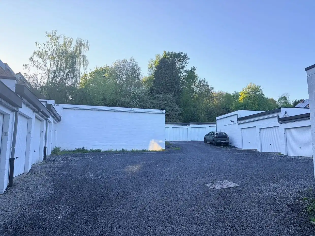 Gunstig gelegen garagebox foto 3