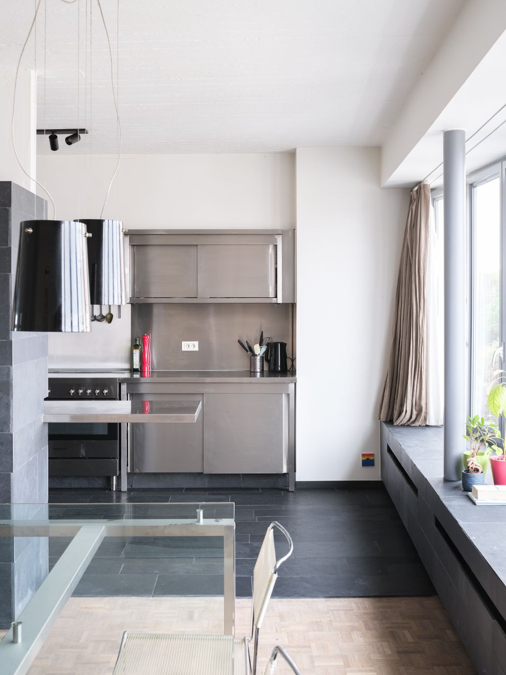 Tijdloos wonen in een ontwerp van Fabiaan Van Severen – nabij het Citadelpark foto 13