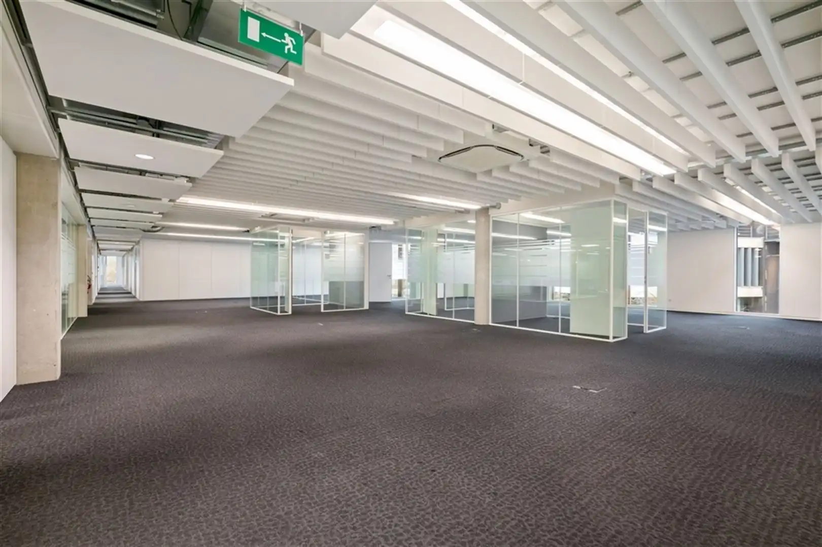 Kantoorgebouw foto 9