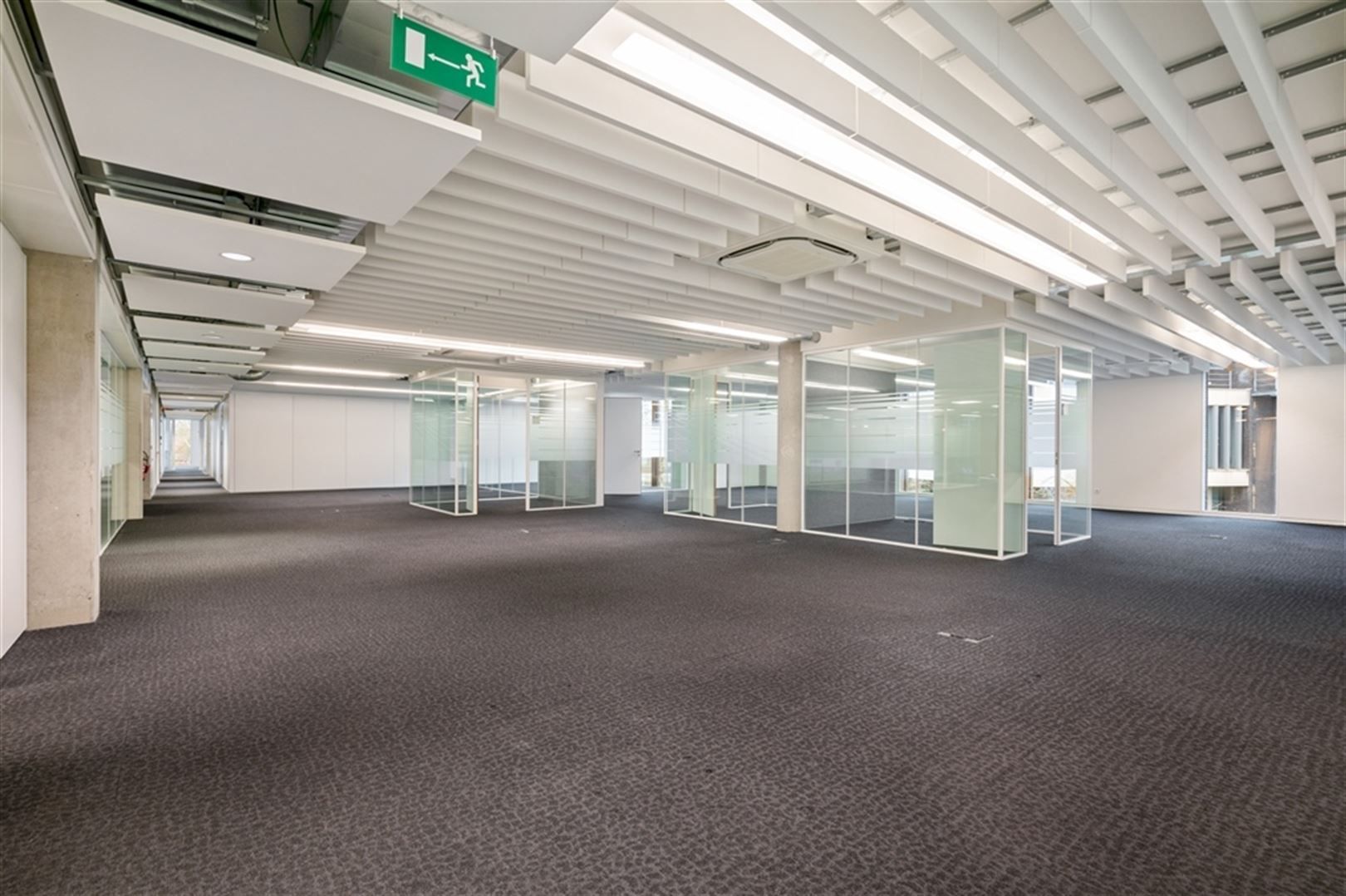 Kantoorgebouw foto 9