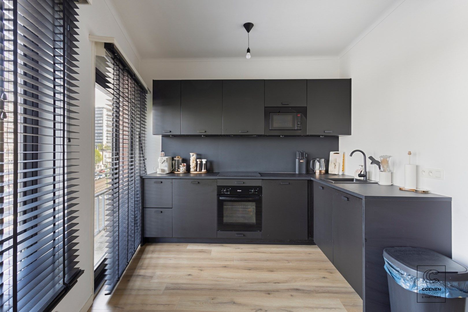 Prachtig gerenoveerd appartement met 2 slaapkamers, terras en bew. opp. van 80m2! foto 6