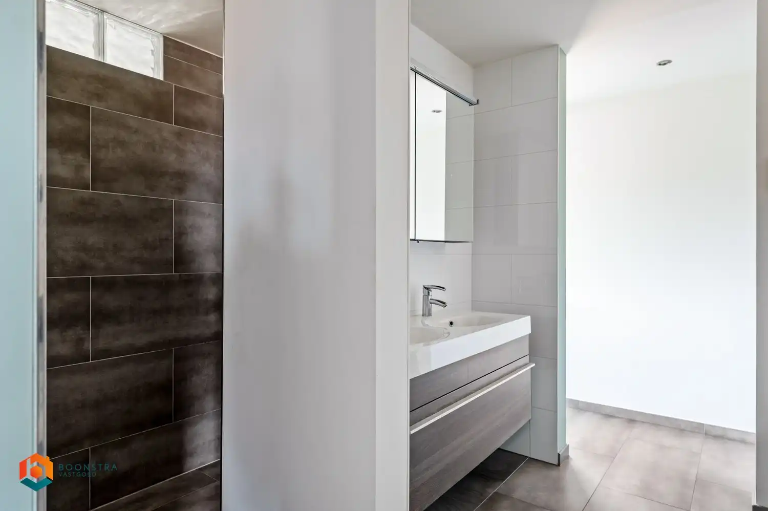 Lichtrijk duplexappartement met 2 slpkrs te Putte foto 11