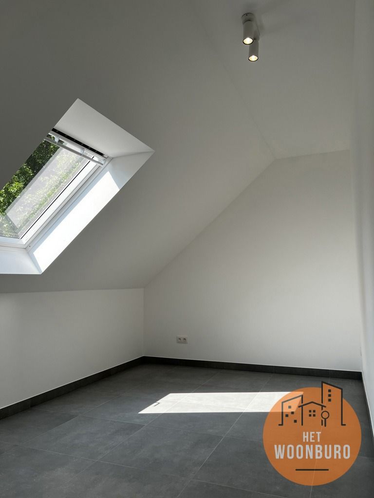 Nieuw appartement 2e verd. met terras en staanplaats foto 11