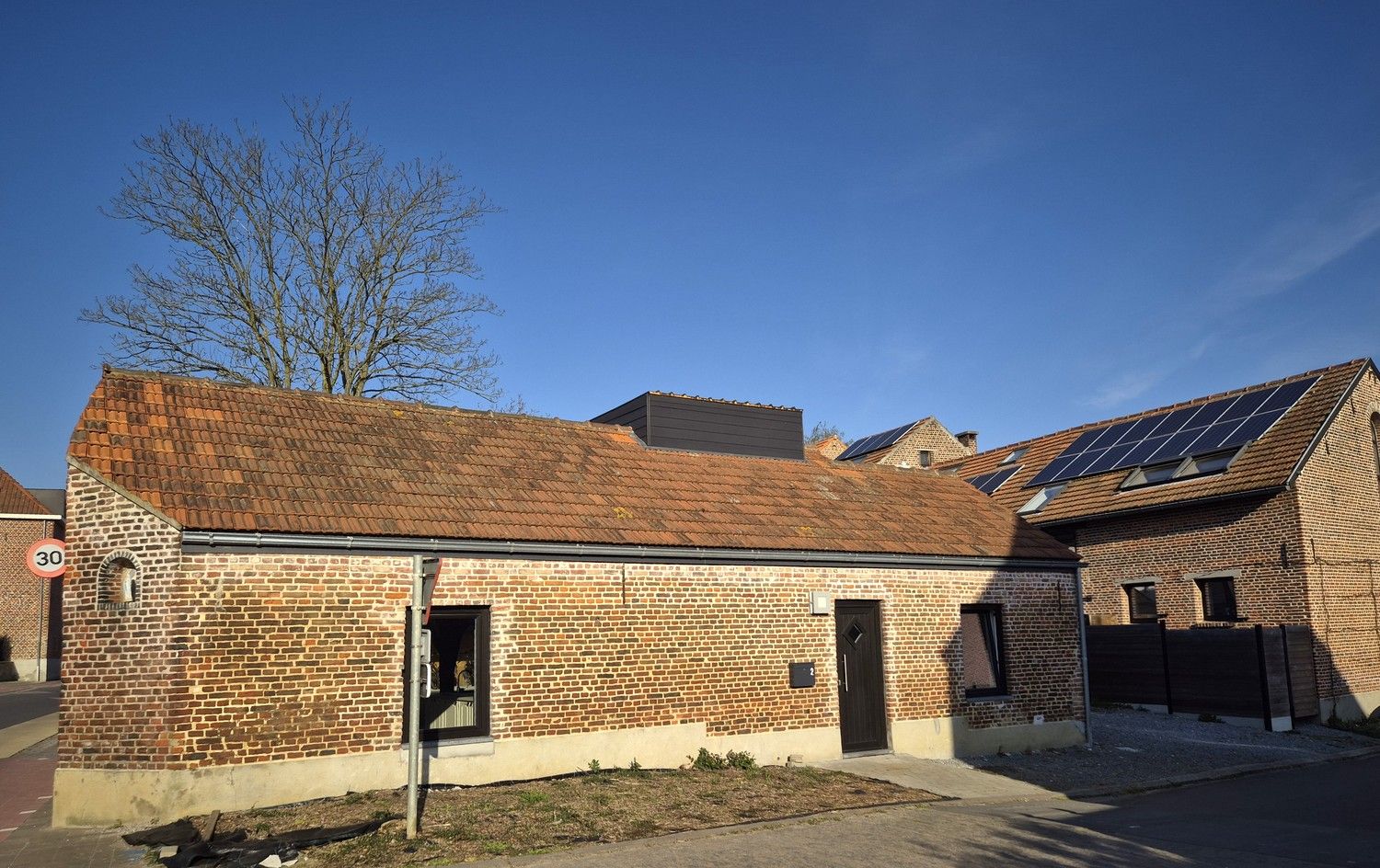Sfeervol wonen in het gerenoveerd BAKKERSHUISJE: Een stukje geschiedenis met hedendaags comfort foto 2