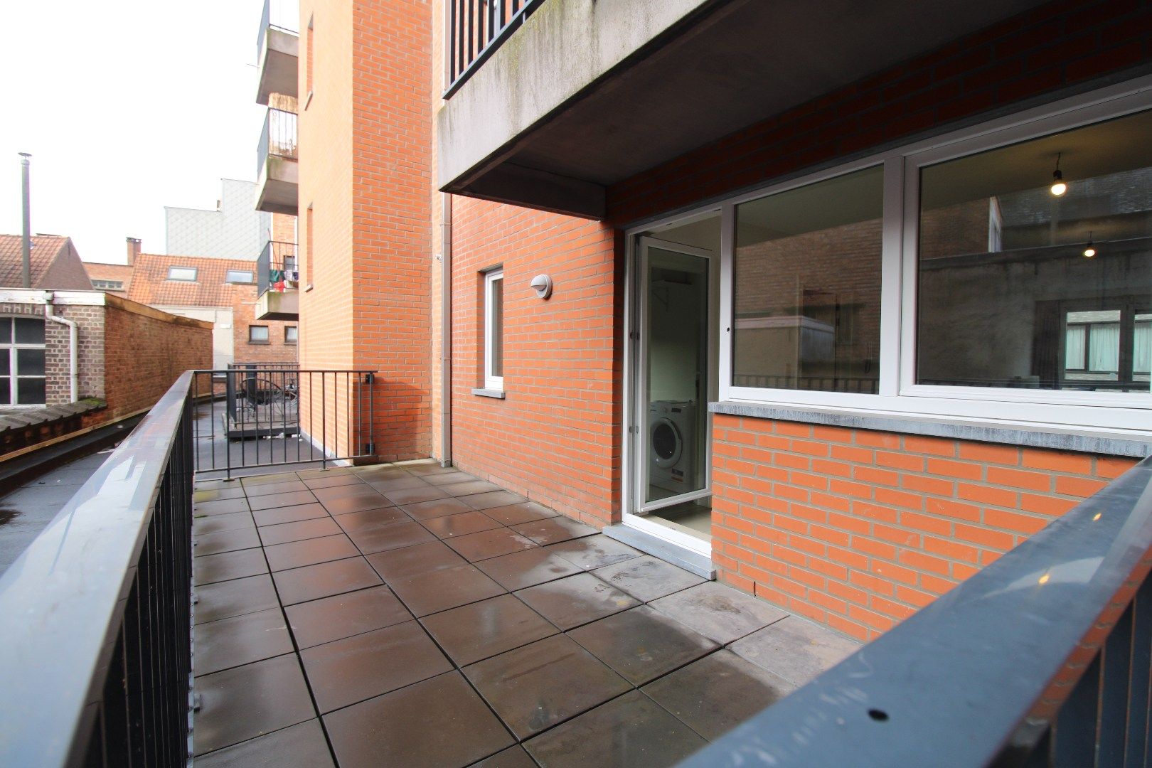 Appartement met twee slaapkamers en autostaanplaats in centrum Roeselare foto 11