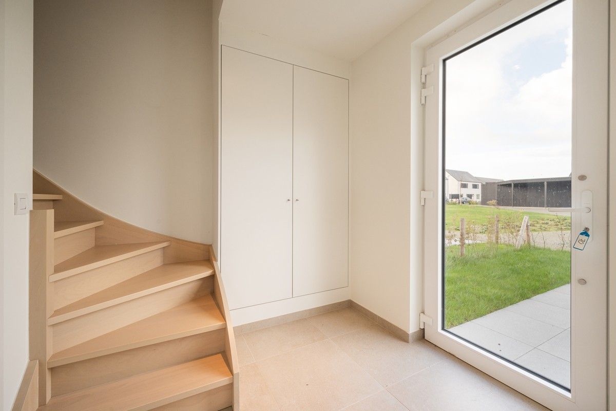 Volledig afgewerkte nieuwbouwwoning gelegen te Roeselare foto 9