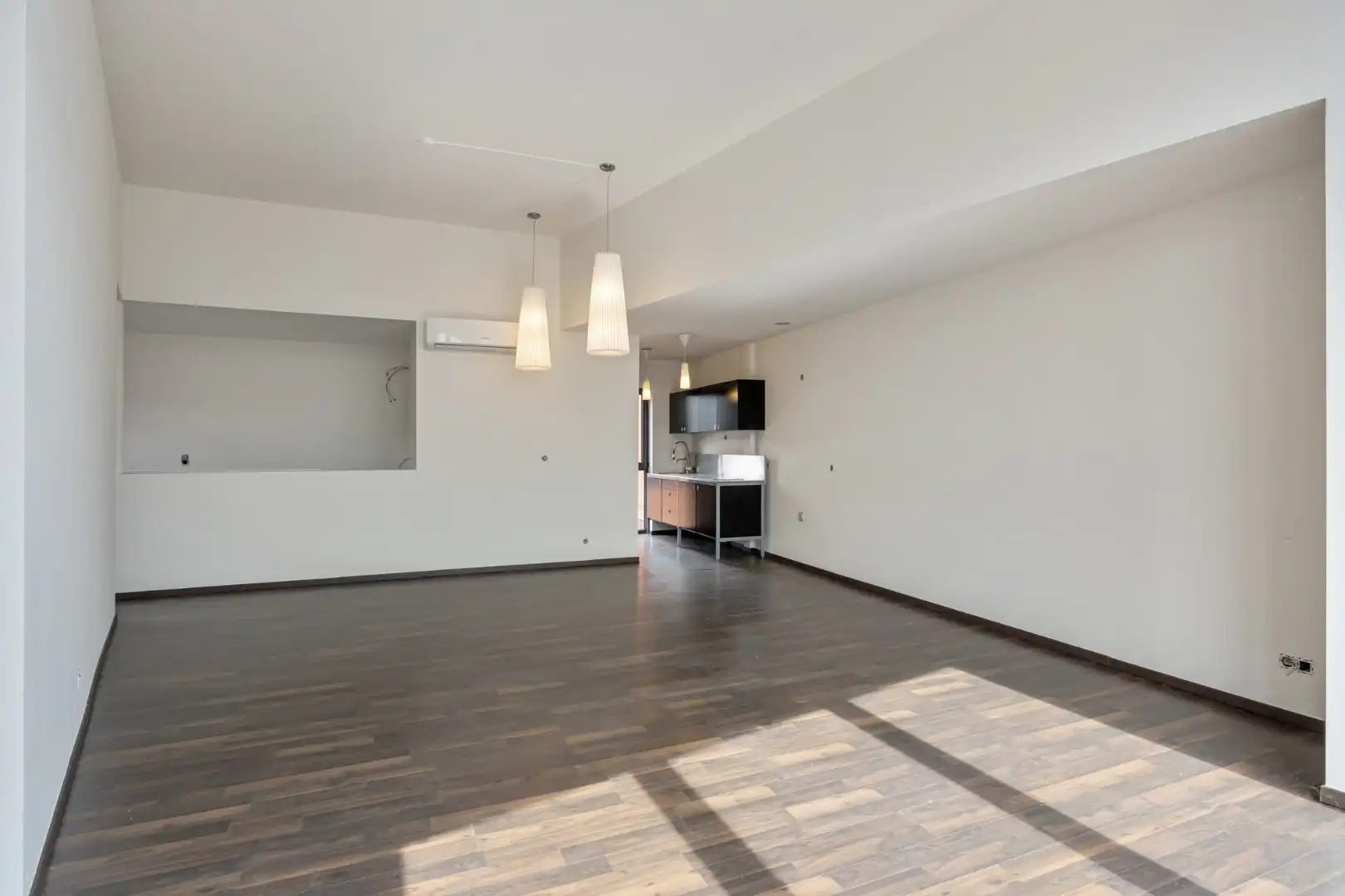 Handelspand, 150m², met 1-slaapkamerappartement op topligging in het centrum  foto 13