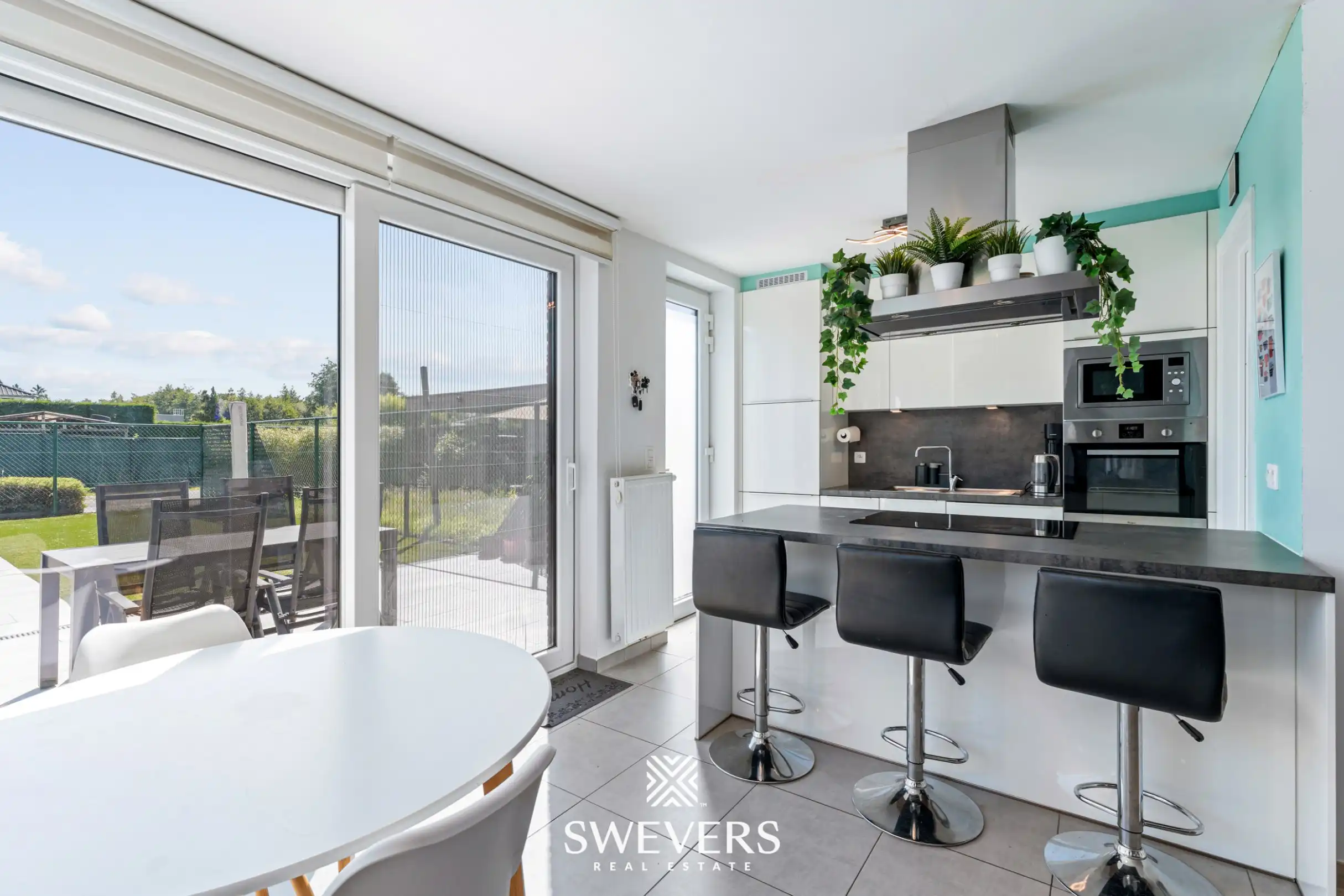 Gezinswoning met drie slaapkamers op toplocatie foto 9
