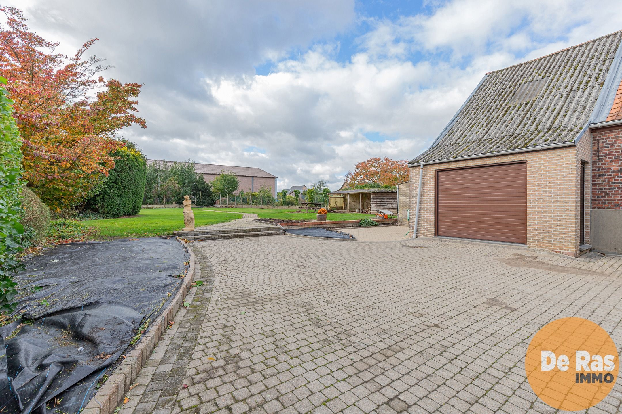 HERZELE - Degelijke 3-gevelwoning met tuin foto 20