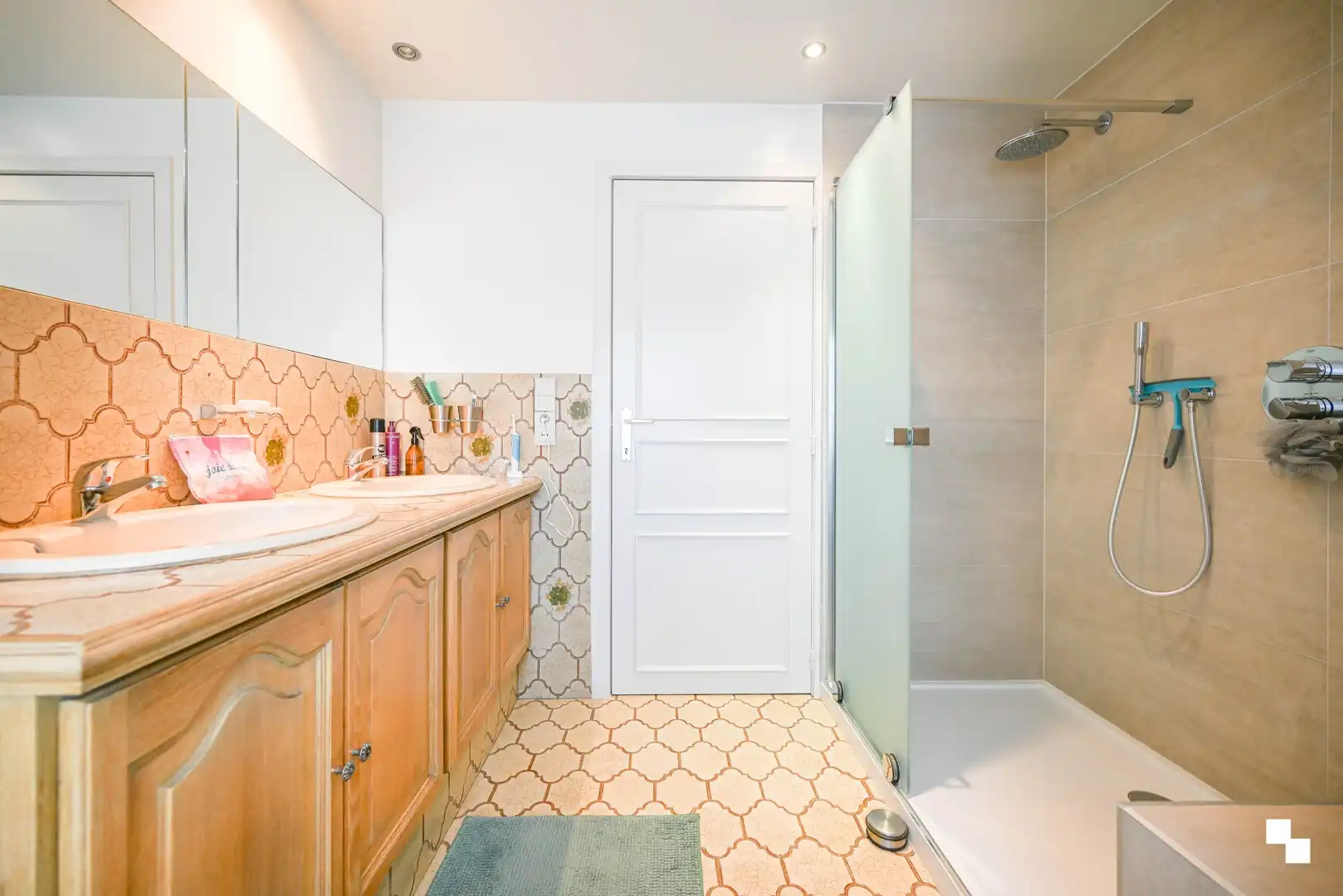 Charmante, goed onderhouden woning met werkplaats foto 24