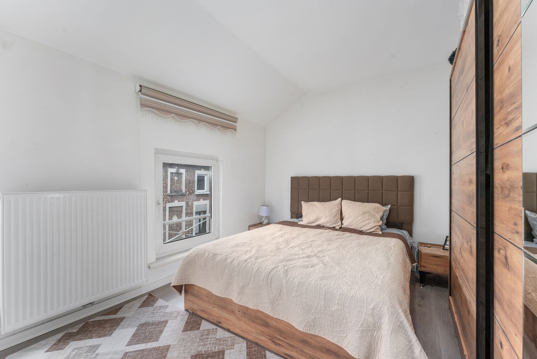 Vernieuwde woning met 3 slaapkamers te koop in Gent foto 8