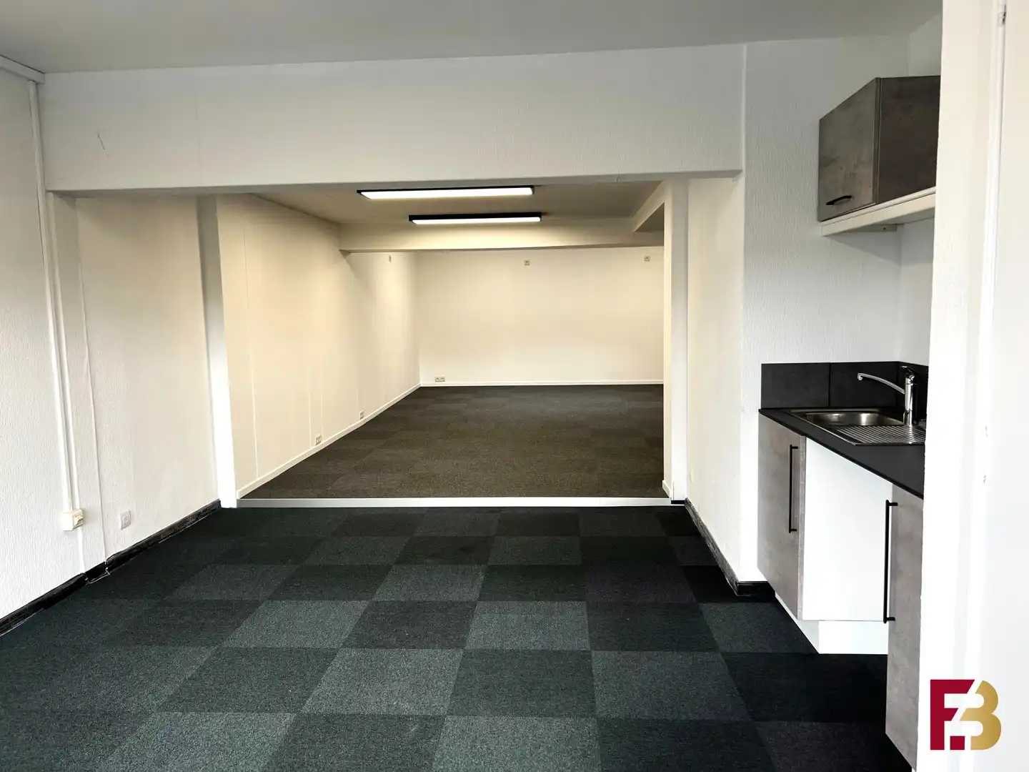 Kantoorruimte met woongedeelte nabij E40/E17/R4 foto 3