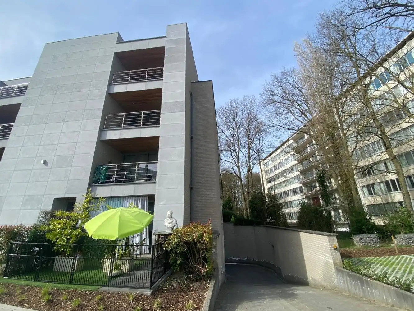 ONDERGRONDSE AUTOSTAANPLAATS P.14 foto {{pictureIndex}}