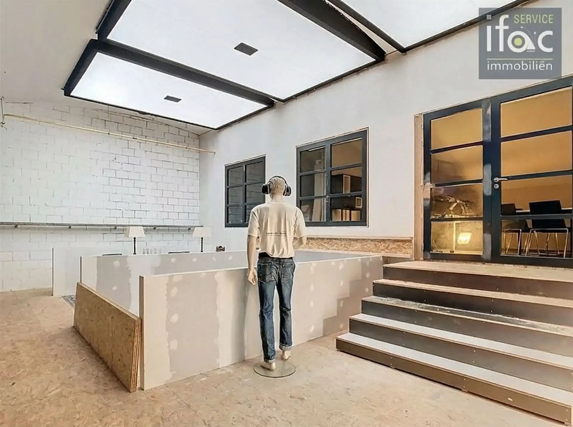 Ruime loods met kantoor, keuken en sanitair foto 15