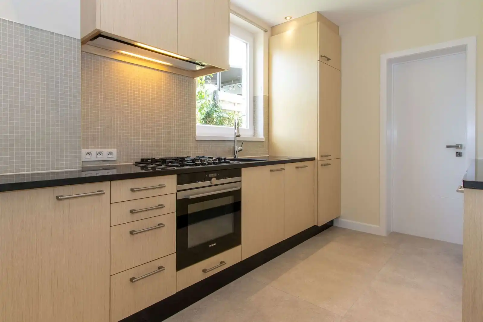 volledig gerenoveerde Woning foto 7