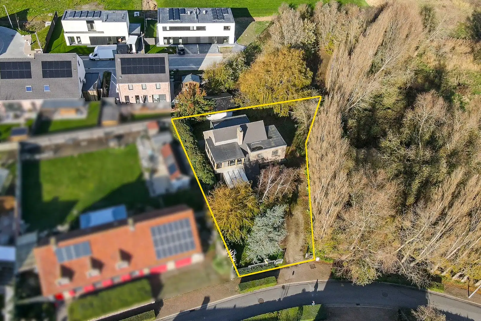 Rustig gelegen open bebouwing met grote tuin en veel ruimte foto 2